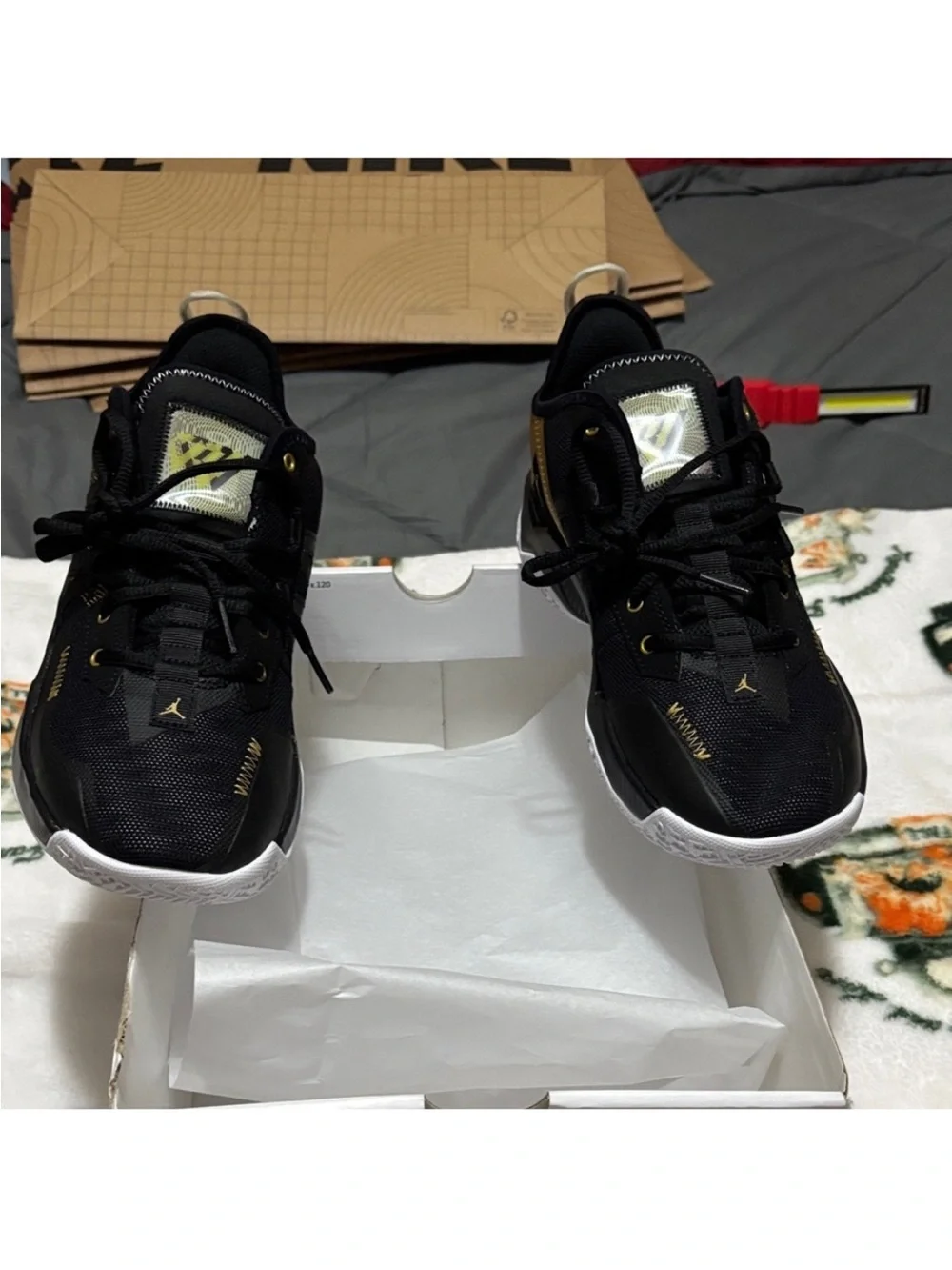 Jordan Westbrook men Black and Gold Low-Top Sneakers